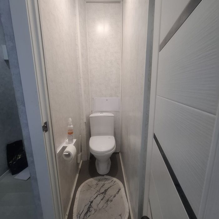 Продам 2 комн,кв, 2/5, центр