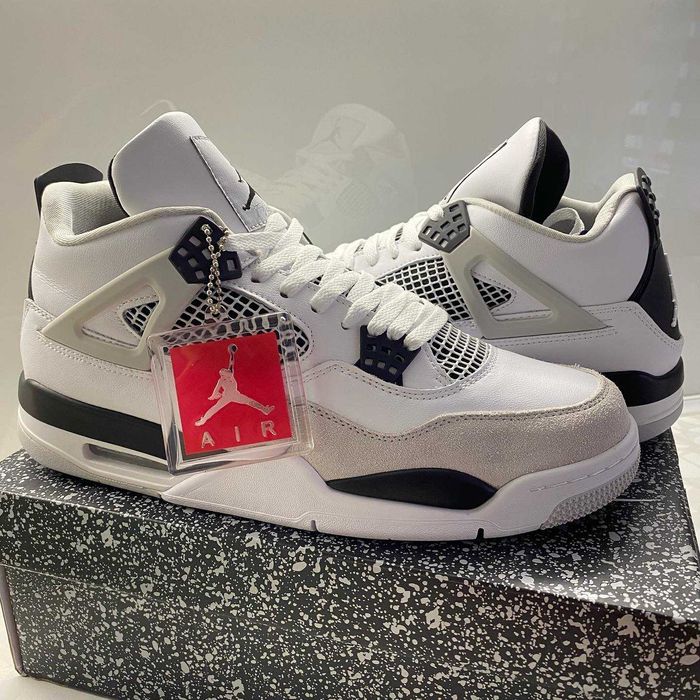 Jordan 4 Retro 'Military Black' Размери 44 EUR