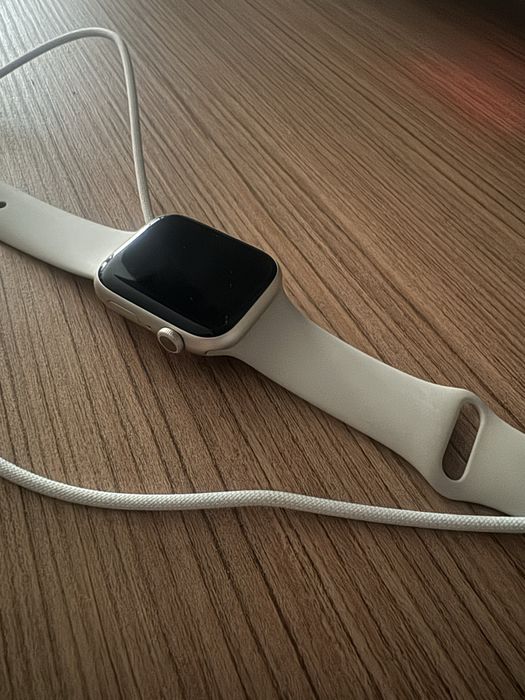 Apple Watch Series 9 Starlight Aluminium Case