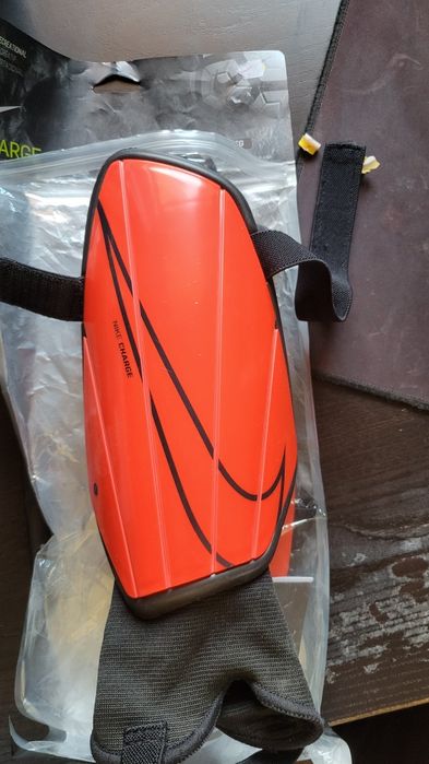 Aparatori nike charge