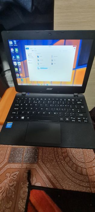 Leptop acer 11 inch