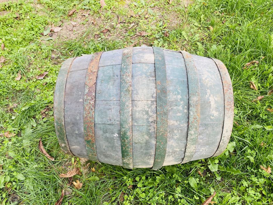 Стара  бъчва  за  декорация