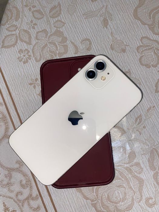 Айфон 12 64 гб продам