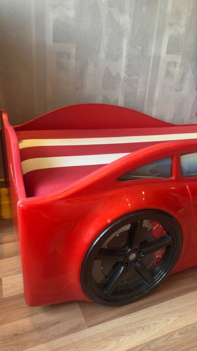 Кровать машинка детская