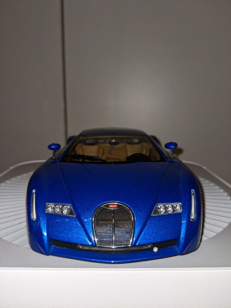 Macheta 1/18 Autoart Bugatti EB 18.3 Chiron .NOU Popoveni • OLX.ro