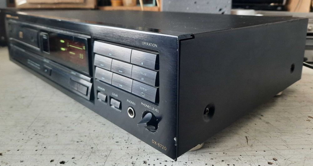 Голям модел! Cd плейър Onkyo dx-6720