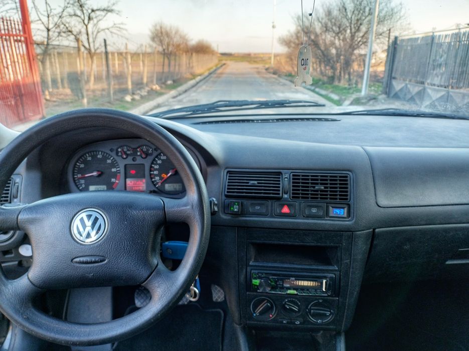 Vând Golf IV cu GPL