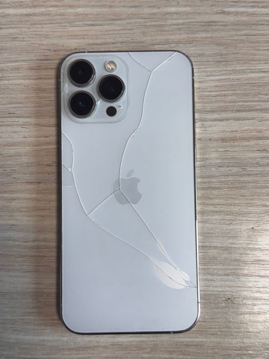 Iphone 13 pro max 76%baterie