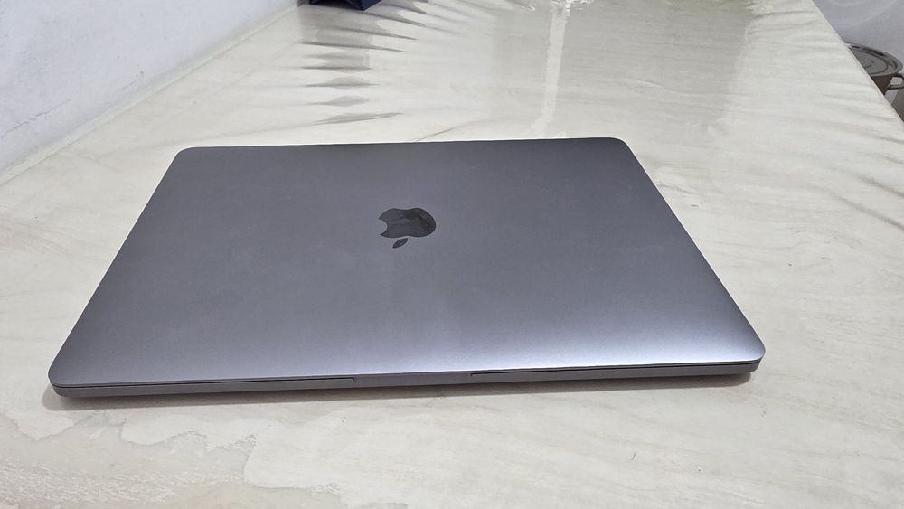 Macbook pro 2020 8/512 intel i5