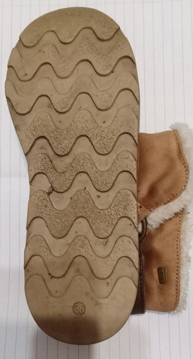 Замшевые полусапожки 36 размера