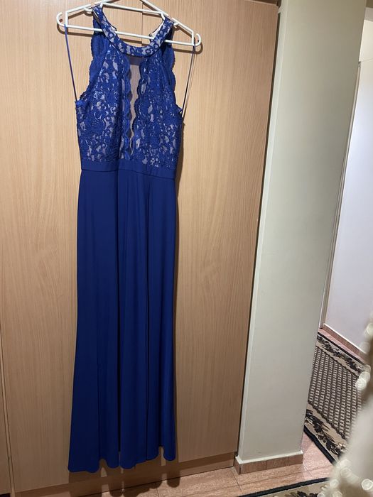 Официална рокля