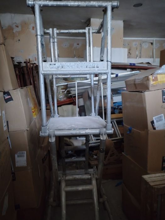 Сгъваемо алуминиево скеле