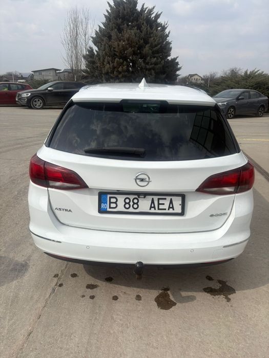 Vând Opel asta k 2017
