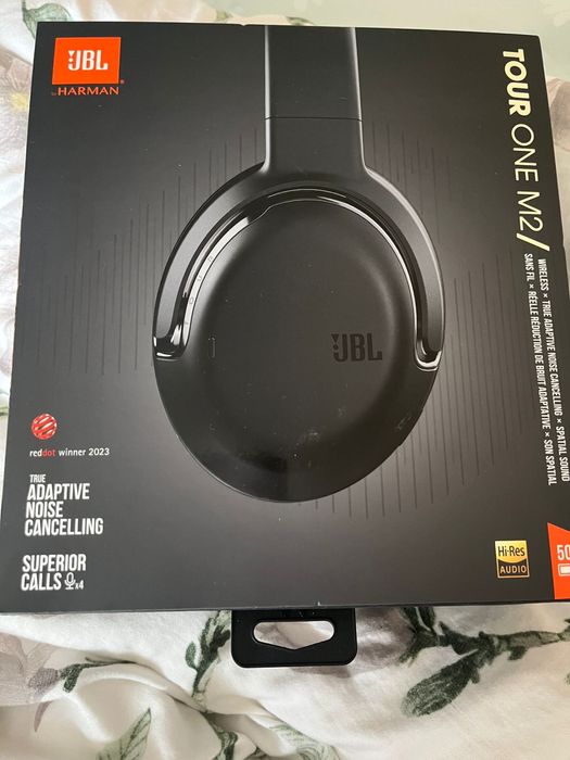 Vând căști wireless JBL Tour One M2 700 lei