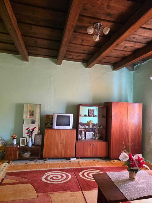 Vând teren pentru casă sau teren cu una sau două case în comuna Bocsig, județul Arad