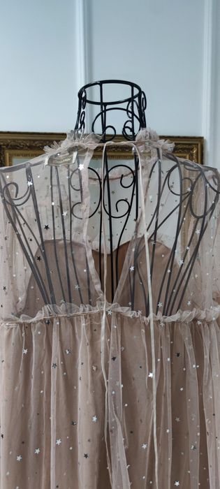 Дизайнерска рокля от тюл на звездички L размер