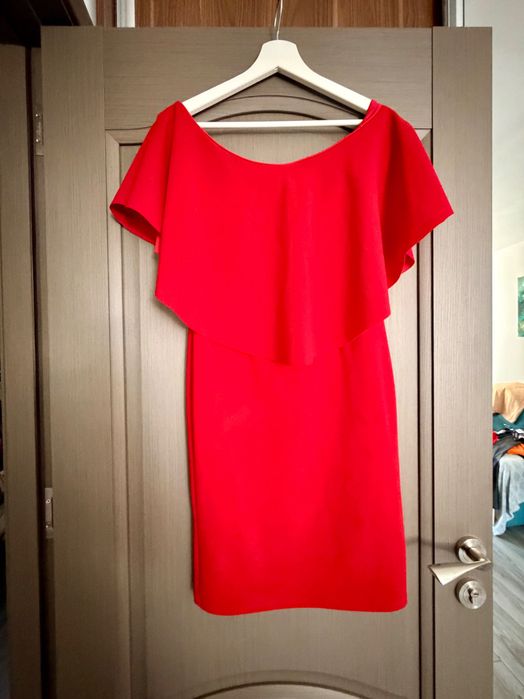 Vand rochie rosie marimea S