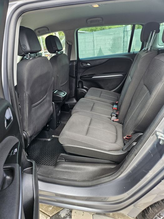 Opel Zafira  din 2019 cu 7 locuri !