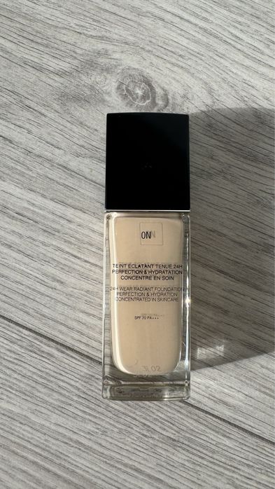 Продается тональный крем от DIOR. Оригинал.