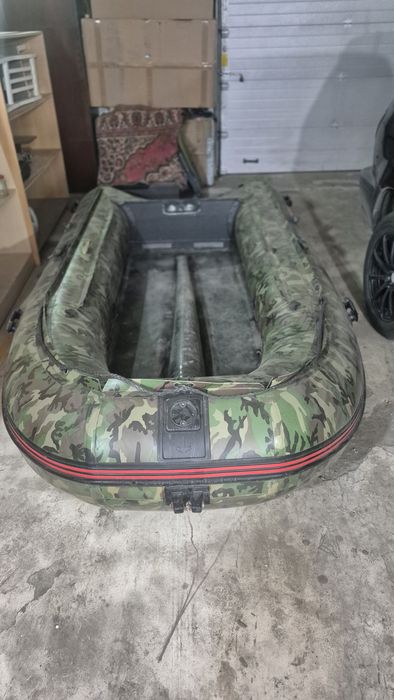 Лодка Роял марин 3700