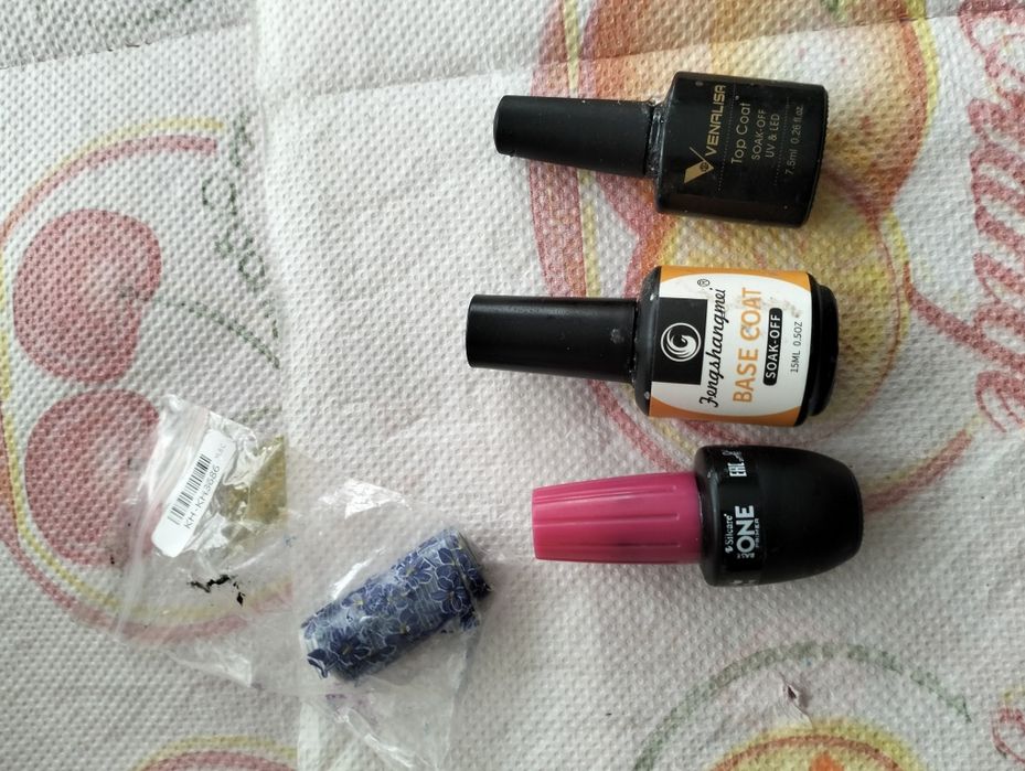 Vând chesti pentru unghii