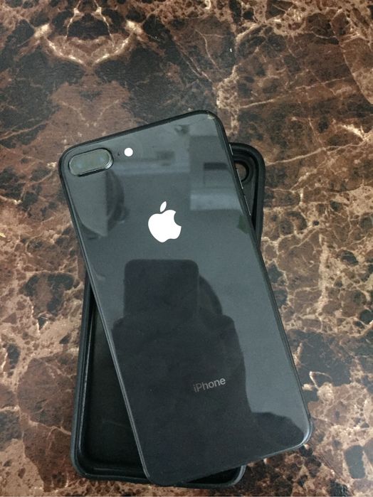 Айфон 8 плюс.