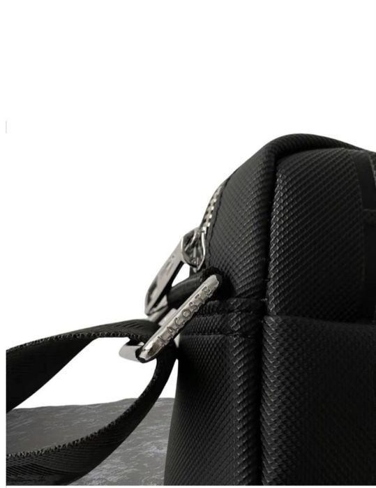 Продам барсетку лакосте, носил 4 дня