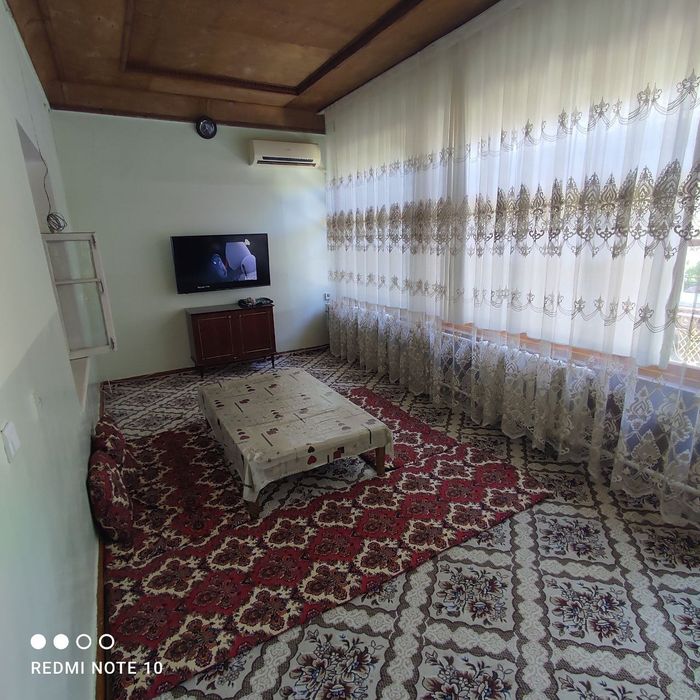 50 йилликда 8 сотохли 10 та хонали ҳовли, домга бартер бор