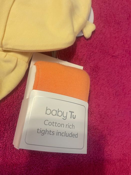 НОВО Боди пиленце с туту пола , шапка и чорапогащниче 9-12м