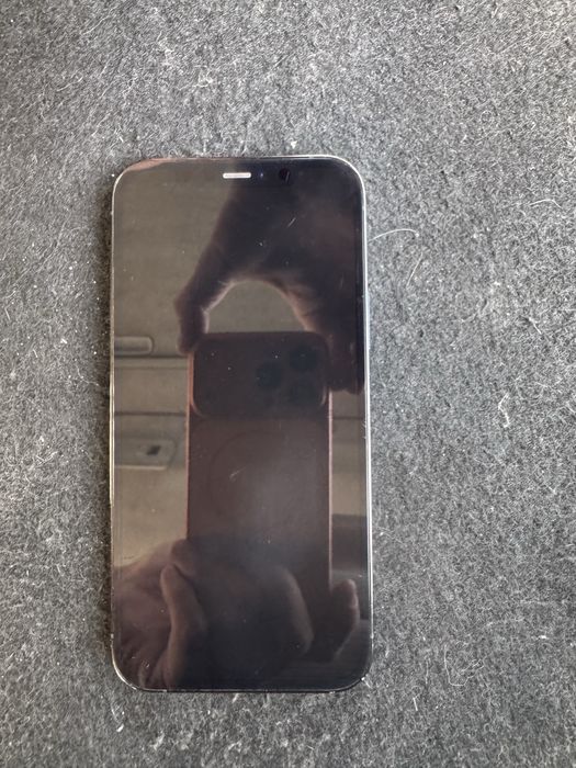 Айфон 12 про продам заблокированный