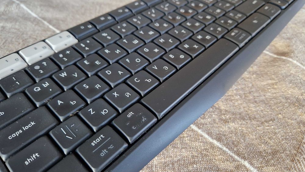 Клавиатура Logitech K375