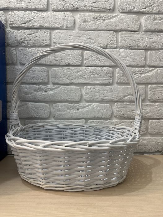 продам белую корзинку