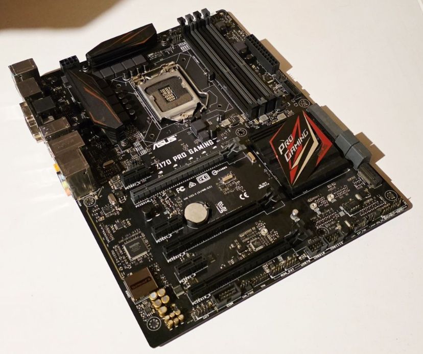 ( vand schimb)Placa de baza Z170 Pro Gaming