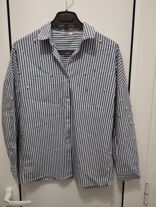 Нова риза с дълъг ръкав Bershka