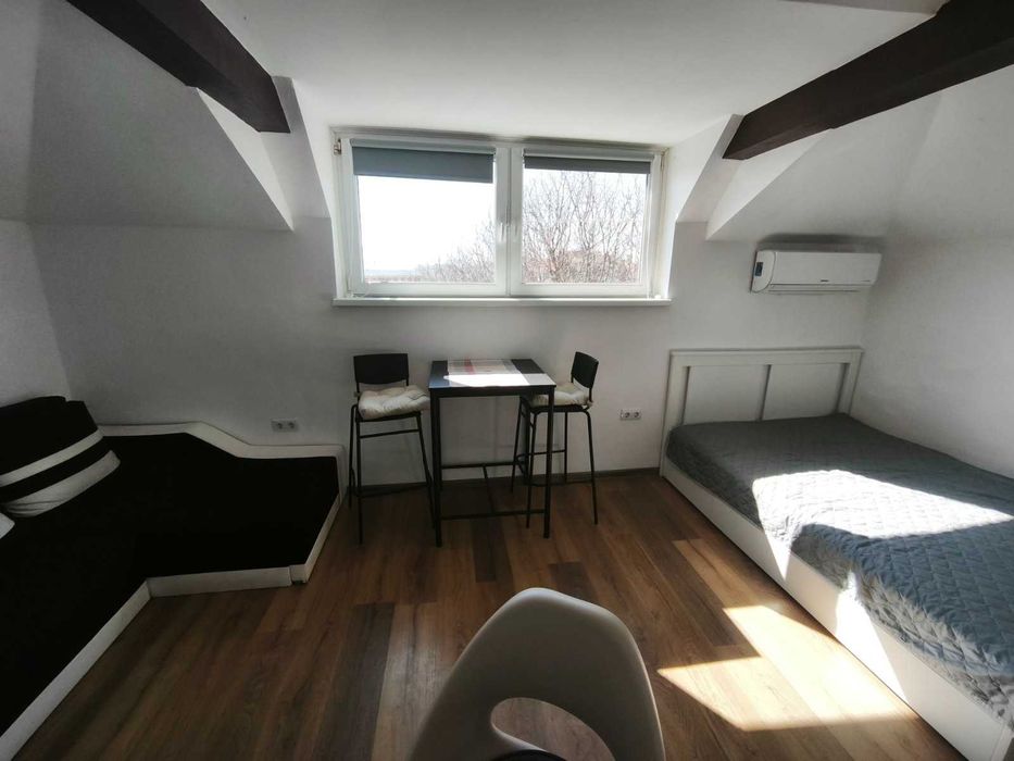 Дава се под наем Едностаен апартамент в Варна, Гръцка махала - 30 кв.м за 357 € - Снимка #2