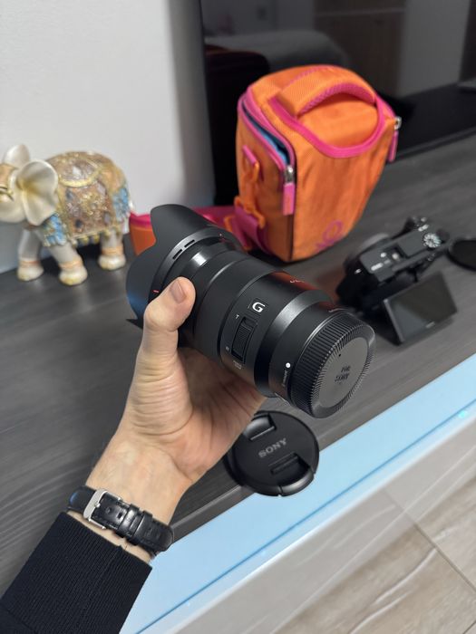 Sony FE 24-105mm f/4 G OSS (SEL24105G) – отличен, с сенник и капачки