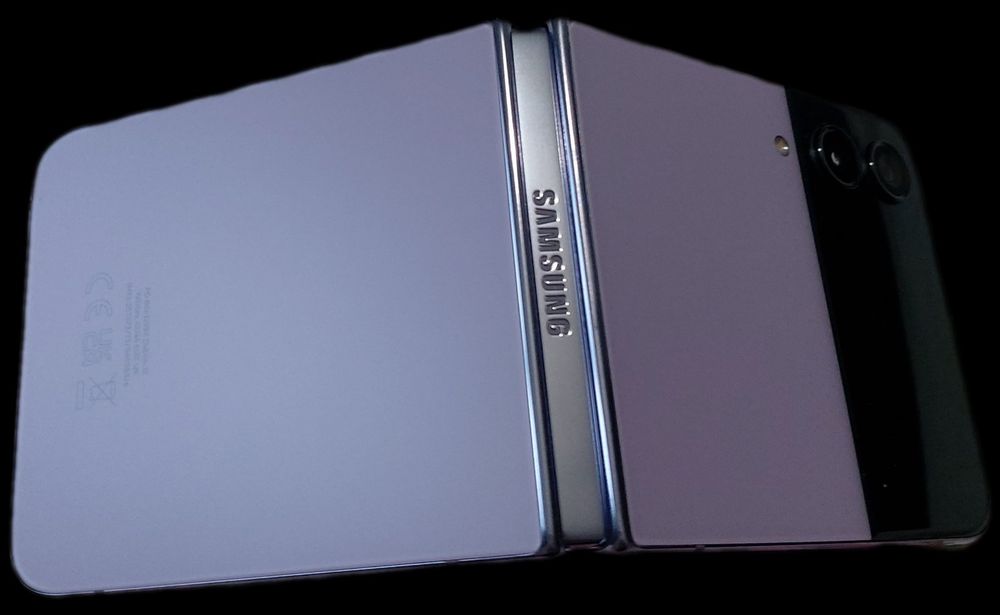 Samsung Z Flip 4 512 GB, без забележки с гаранция до 02.2025г.