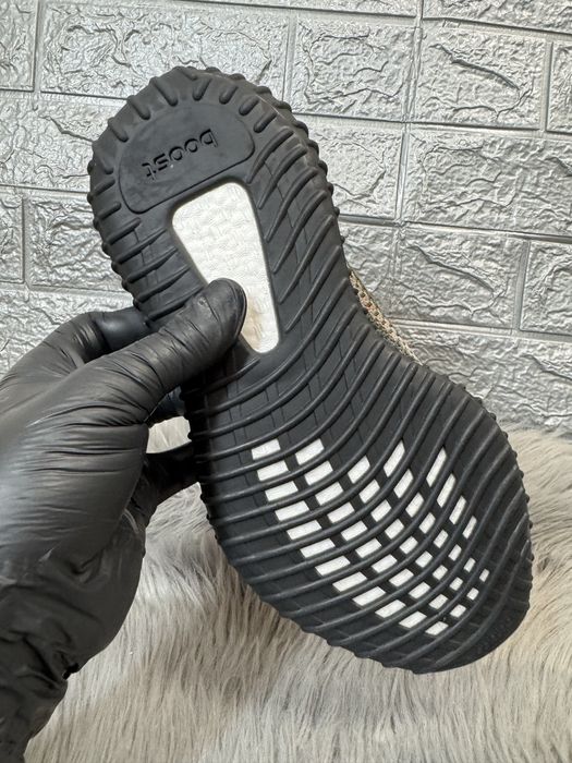 Yeezy 350 v2 Beluga Carbon Pk Premium