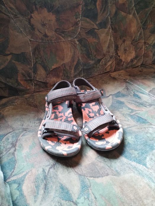 Оргинални сандали "Lotto" 35 номер