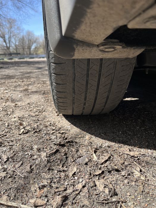 Продам комплект летних шин на 17