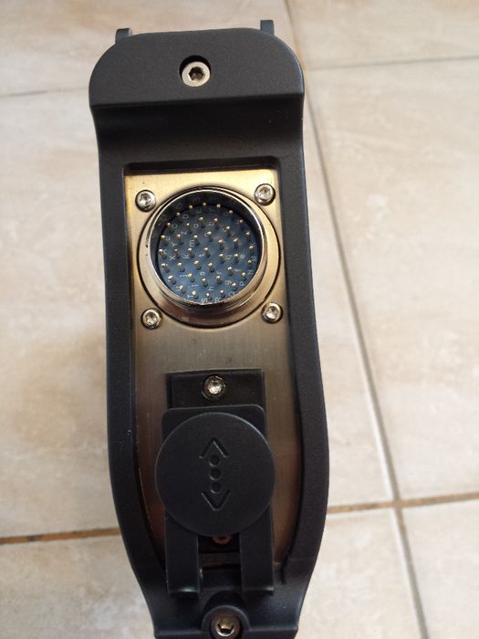 Tester auto Mercedes C4 SD Connect Pro 12/24 V + Laptop Militar V.2023