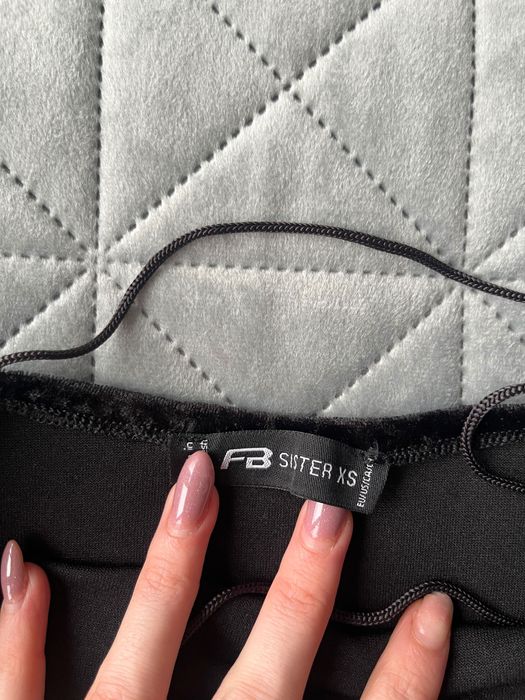 Черен кадифен топ - XS, тънки презрамки