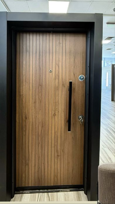 Входна врата с метална каса-Perge