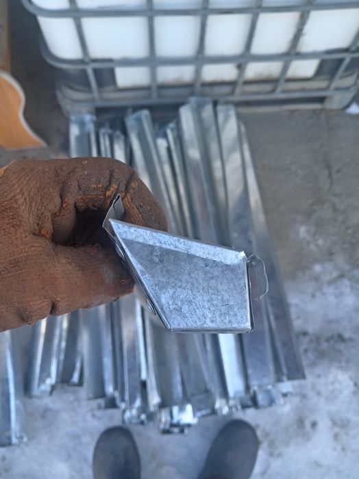 Кормушки для кур и перепелов Кормушки для кур и перепелов