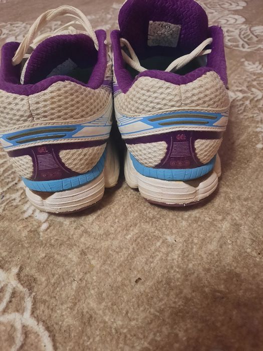 Маратонки асикс 40 номер