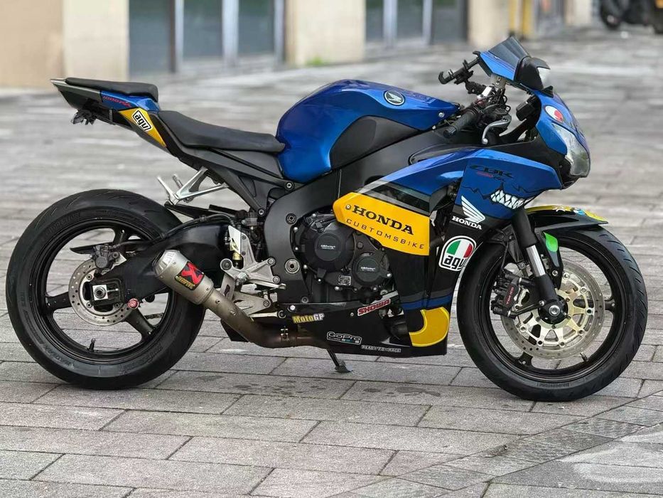 Honda CBR 1000 мотоцикл
