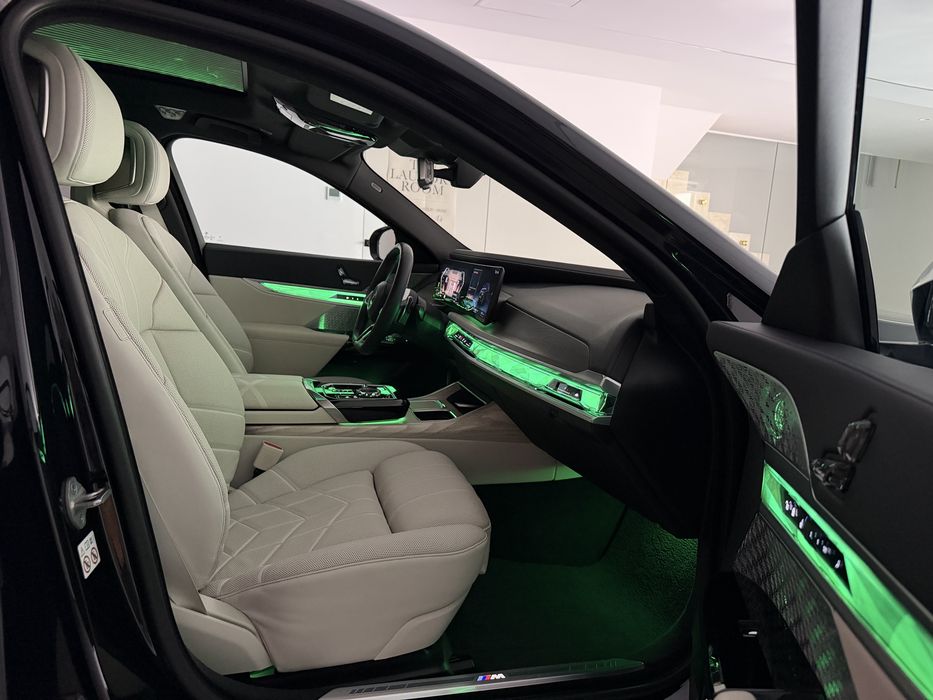BMW 740 LD M PAKET PRO 2024 Indivdiual Sky-Lounge Uși-Electrice Swarovski Grila iluminată Primul Propietar