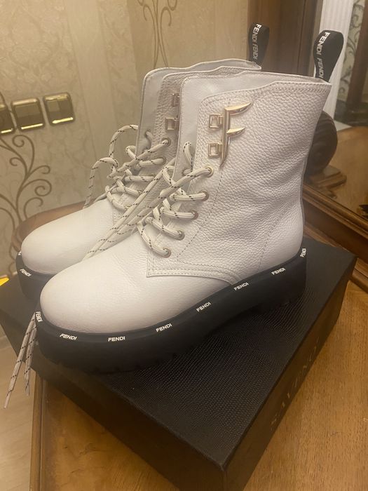 Ботинки осенние под Fendi