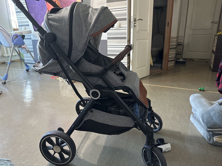 Коляска прогулочная