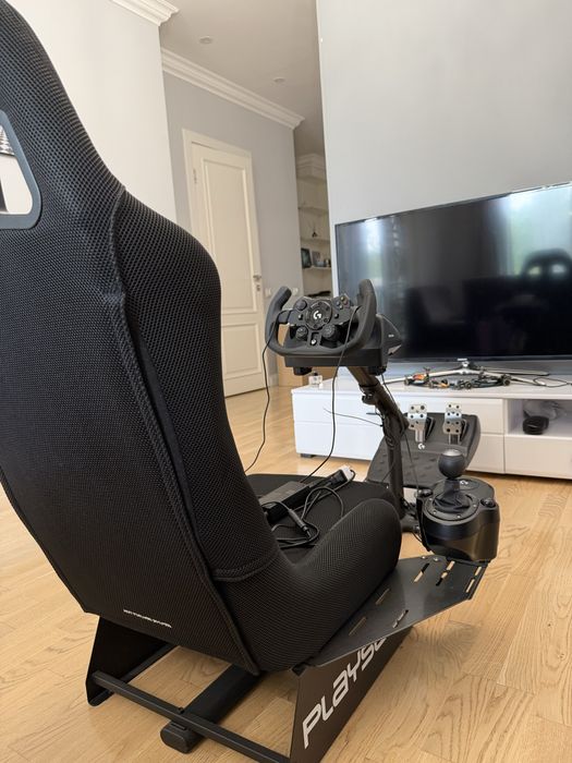 Набор для симрейсинга: Playseat Evolution + Logitech G923 + КПП